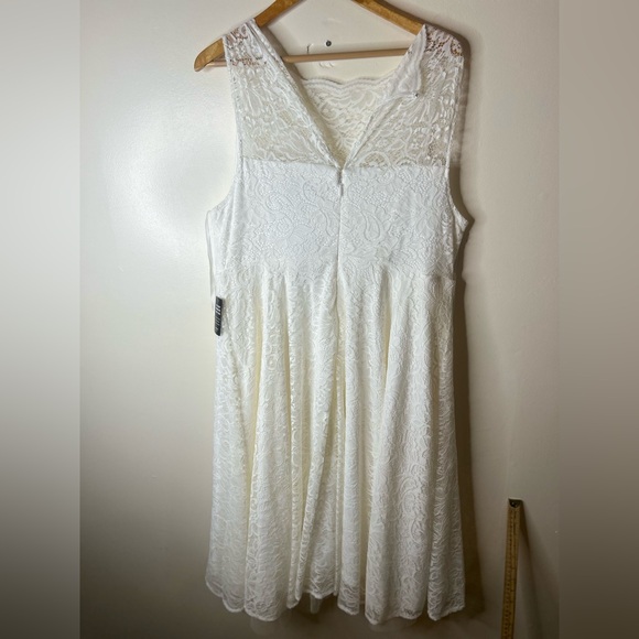 Torrid White Lace Wedding Dress - Picture 10 of 10